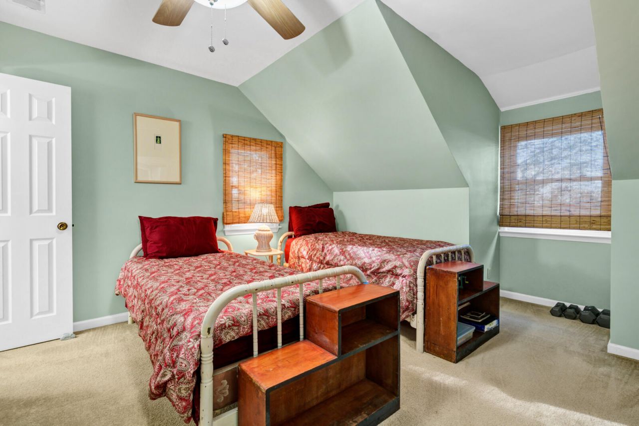 7717 White Point Road Photo 10