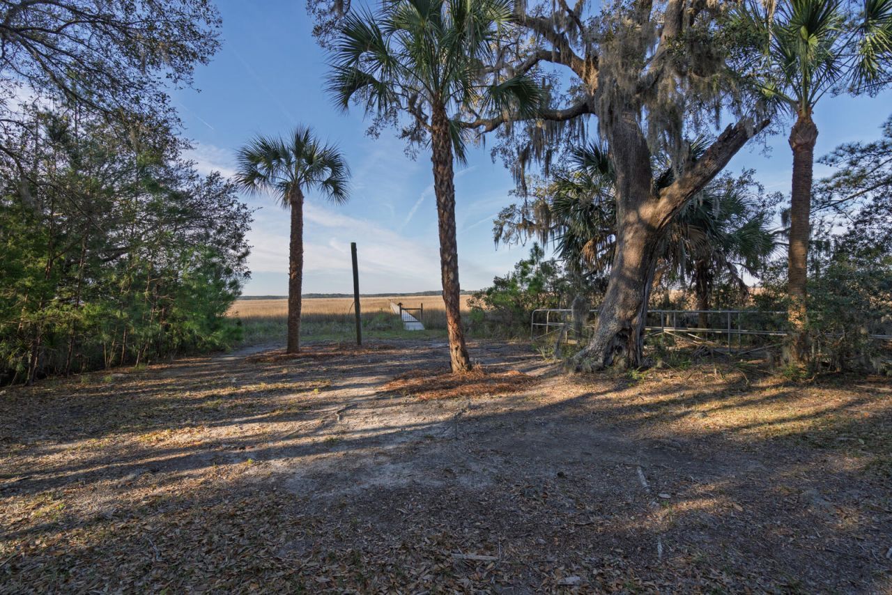 7717 White Point Road Photo 4