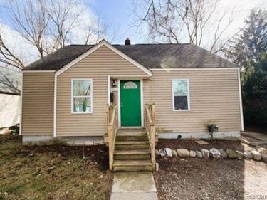 965 Voorheis Street, Pontiac, MI 48341