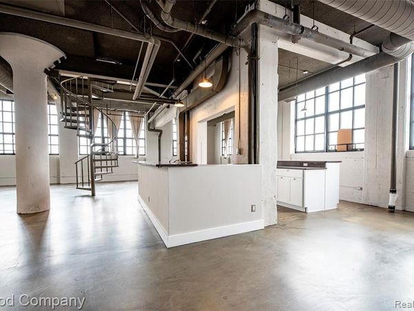 6533 E Jefferson Avenue, Detroit, MI 48207