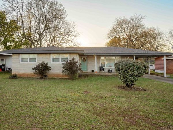 105 Monroe St, Tuscumbia, AL