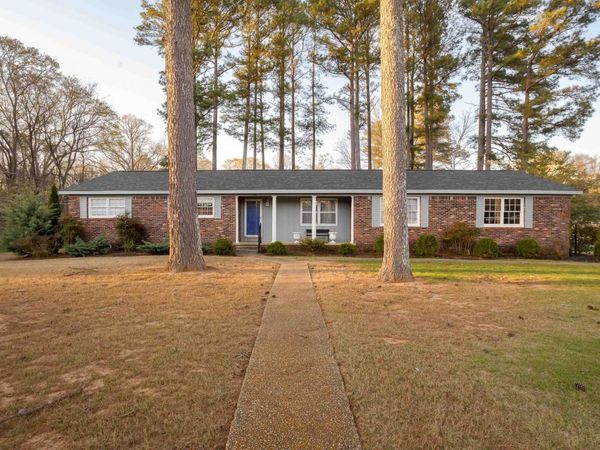 900 Pickwick St, Sheffield, AL