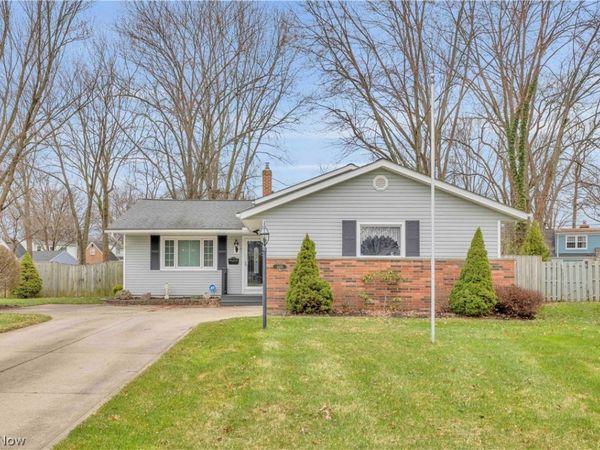 4430 Bentley Drive , North Olmsted, OH 44070