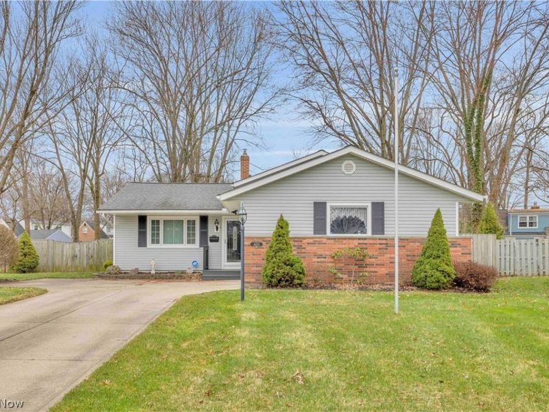 4430 Bentley Drive , North Olmsted, OH 44070 Photo 1