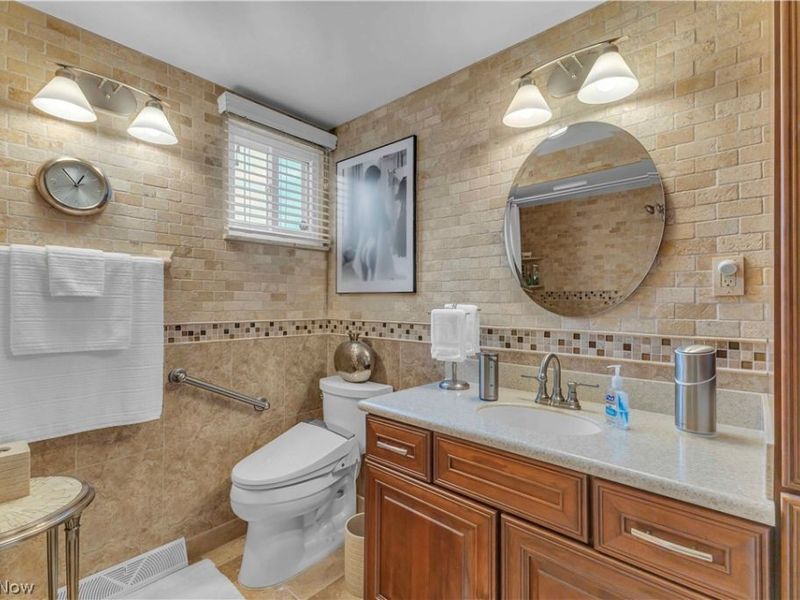 4430 Bentley Drive , North Olmsted, OH 44070 Photo 28