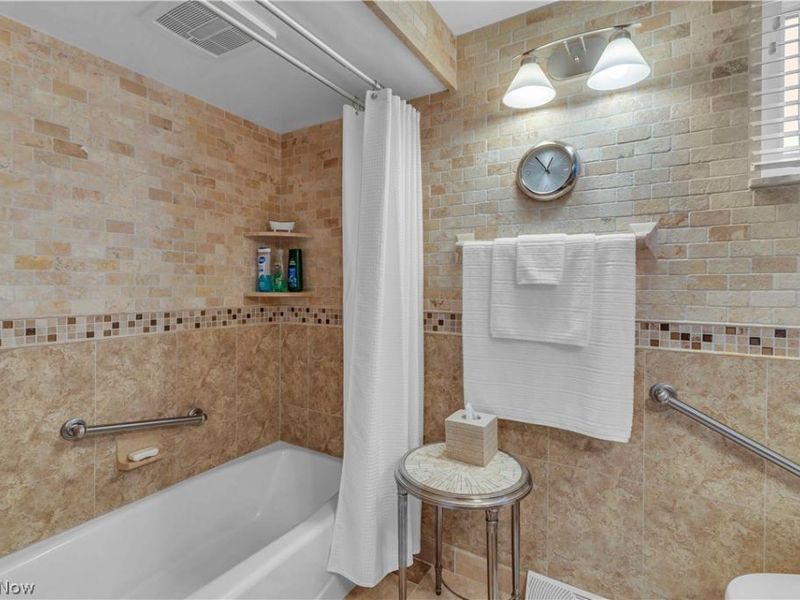 4430 Bentley Drive , North Olmsted, OH 44070 Photo 29