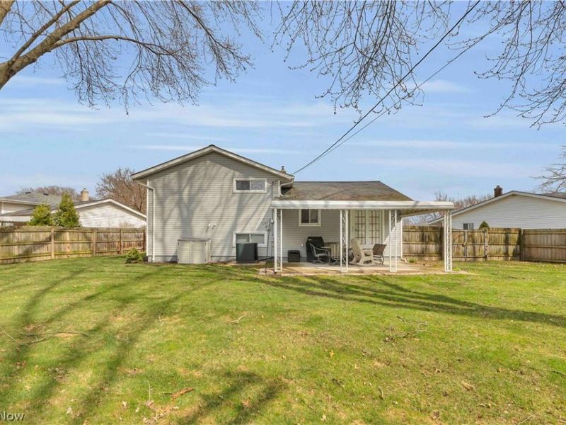 4430 Bentley Drive , North Olmsted, OH 44070 Photo 3