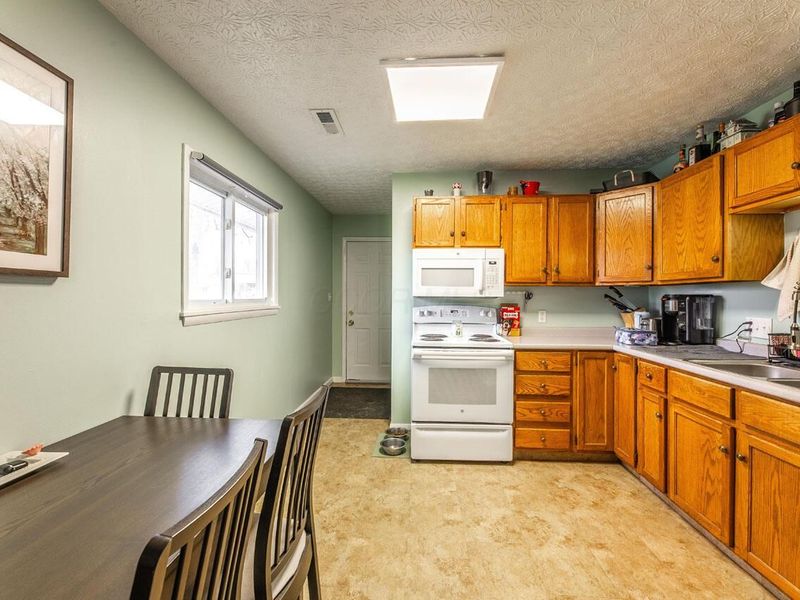 150 Valleyview Drive, Johnstown, OH 43031 Photo 9