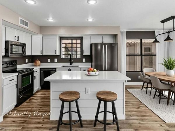 9837 W YUKON Drive, Peoria, AZ 85382