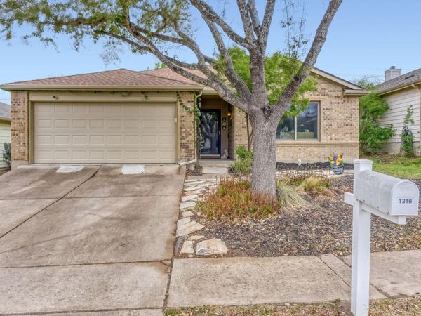 1319 Belmont DR , San Marcos, TX 78666