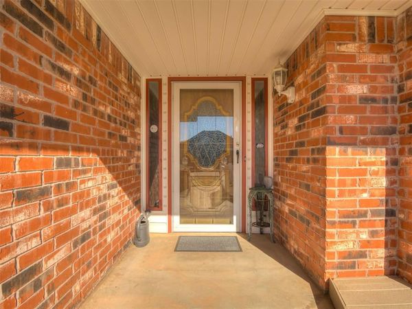 1401 N Park Place, Moore, OK 73160