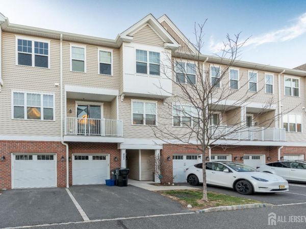 803 Greenland Square, Highland Park, NJ 08904