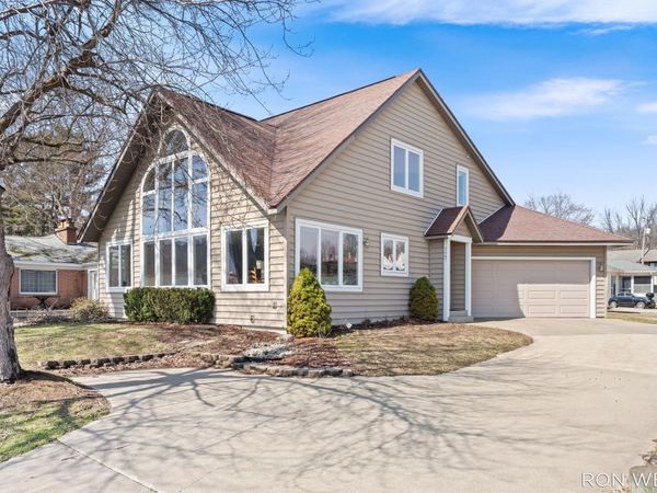 2087 Richardson Avenue, Holland, MI 49424