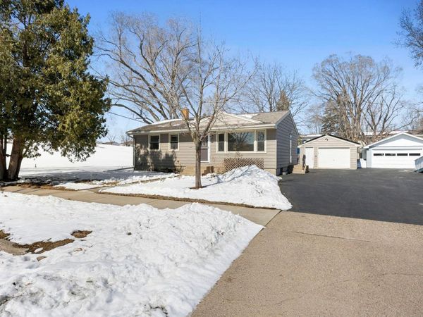 2189 Howard Court , Saint Paul, MN 55119