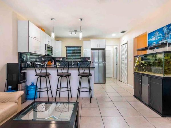 2481 NE 2nd Avenue, Boca Raton, FL 33431