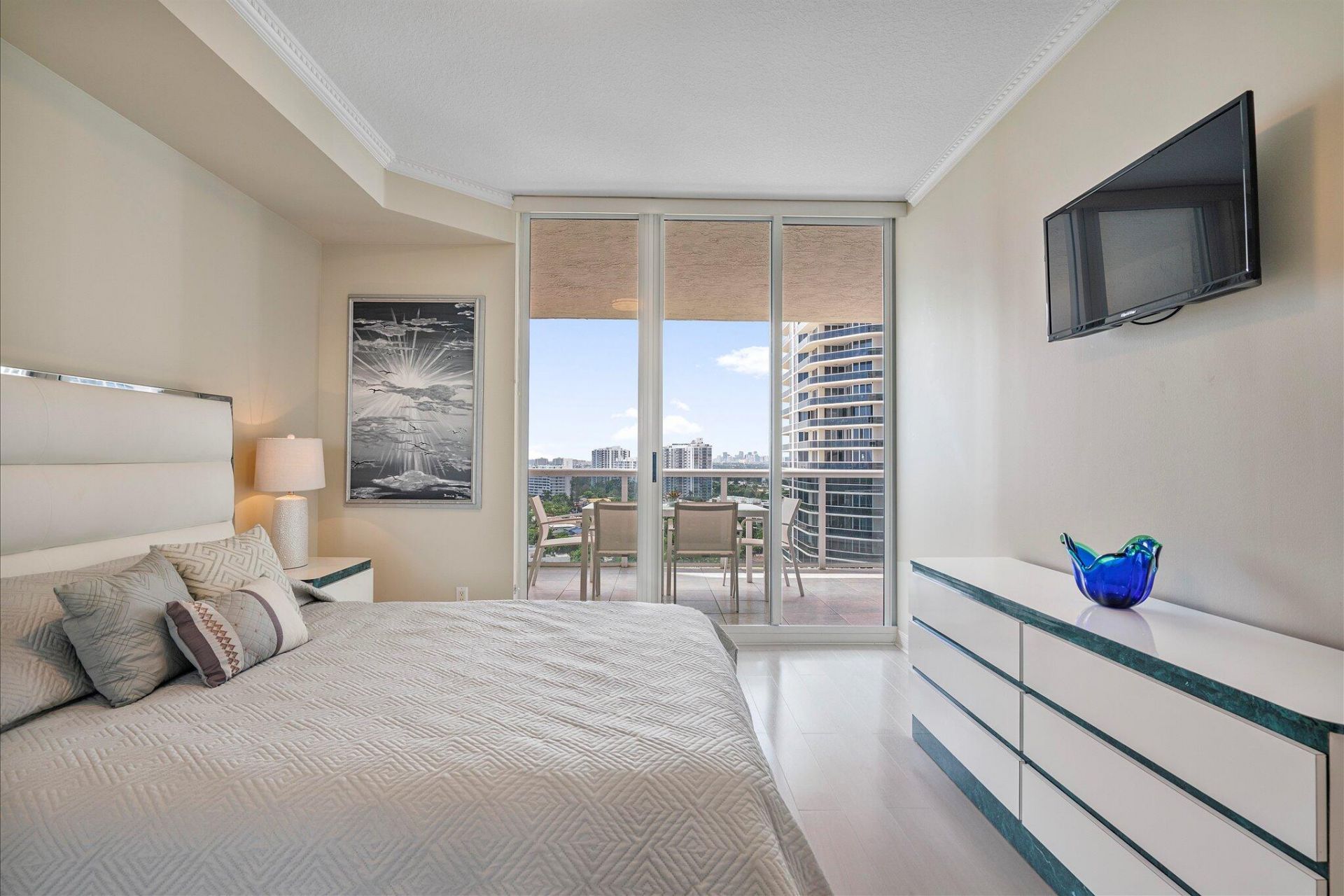 3200 N Ocean Boulevard, Unit 1406, Fort Lauderdale, FL 33308 Photo