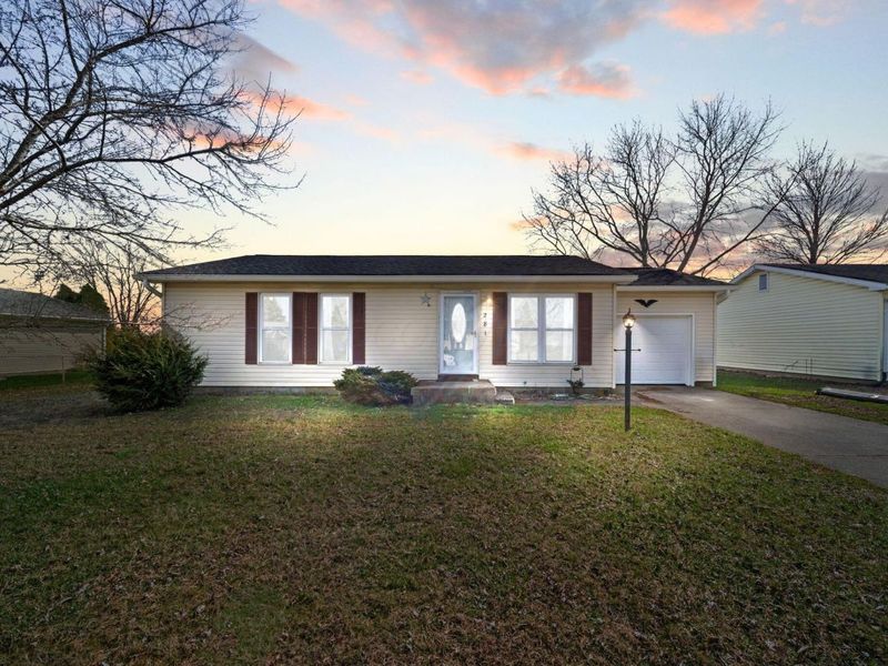 281 Woodsview Drive , Jeffersonville, OH 43128 Photo 2