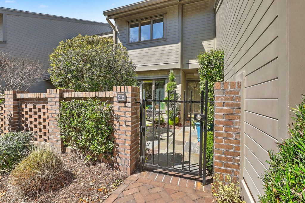 45 Wappoo Creek Place Photo 4