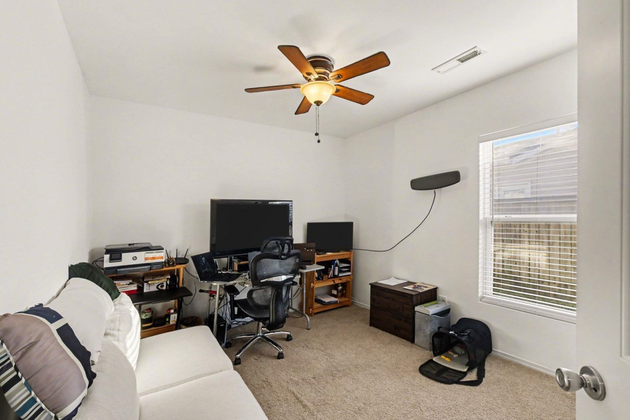 607 Grassy Hill Road Photo 17