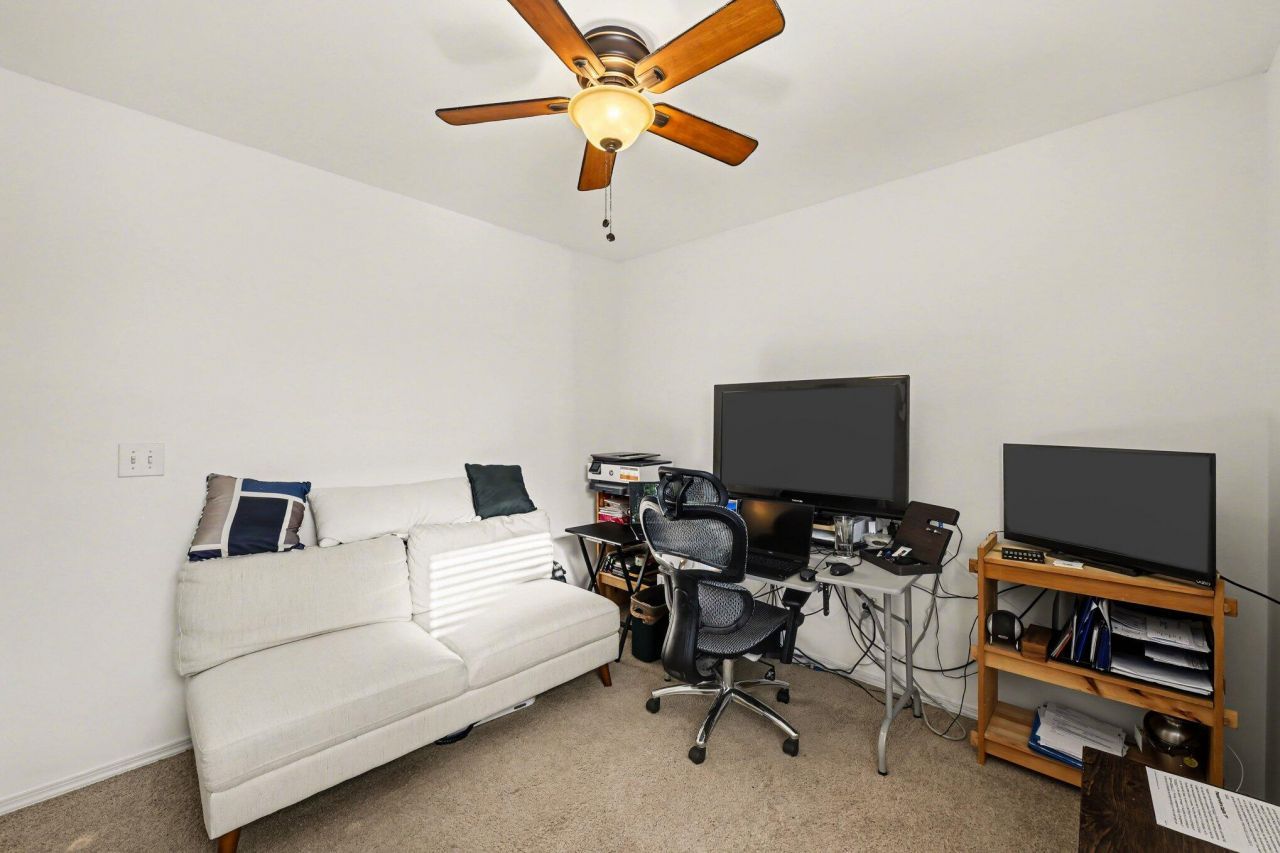 607 Grassy Hill Road Photo 18