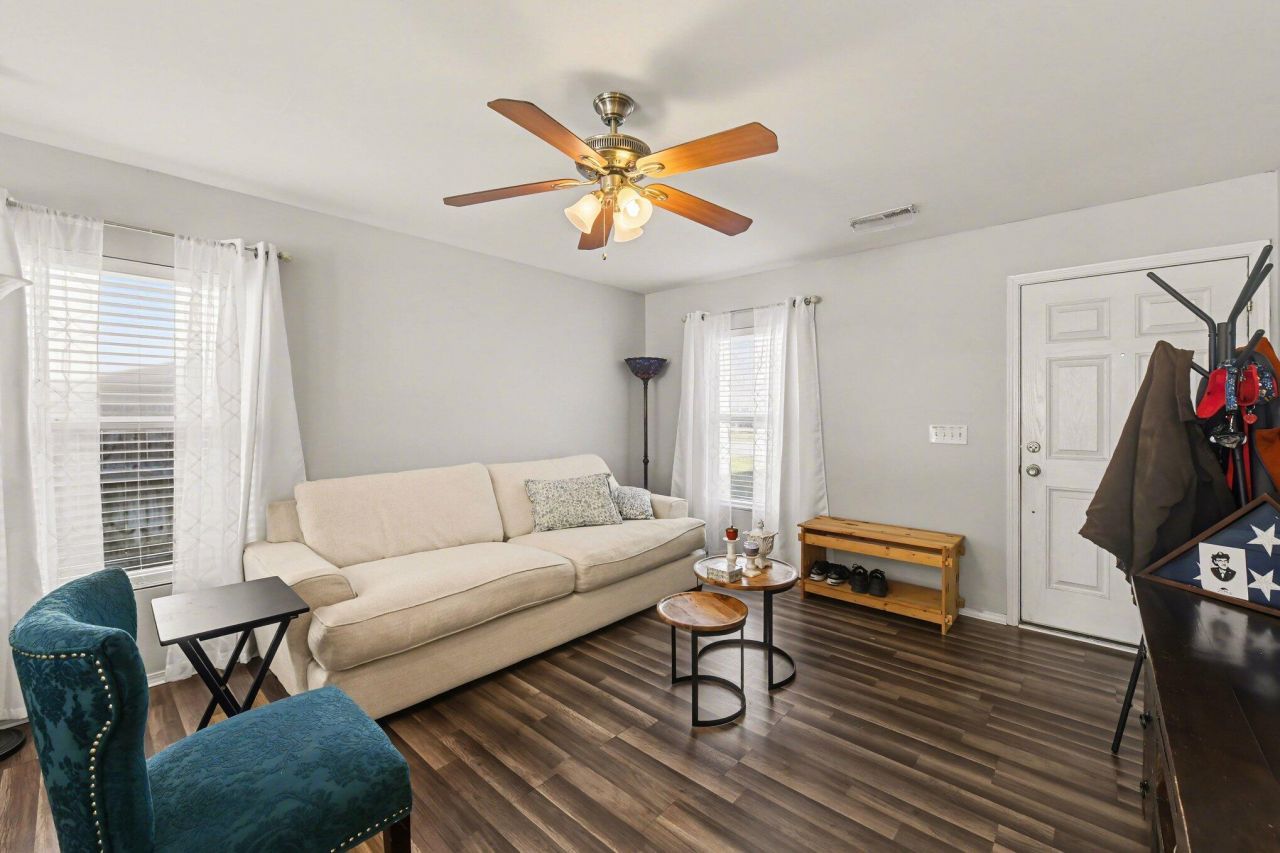 607 Grassy Hill Road Photo 5