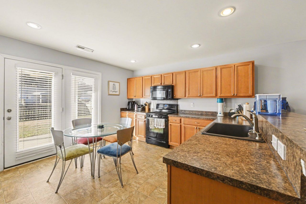 607 Grassy Hill Road Photo 9