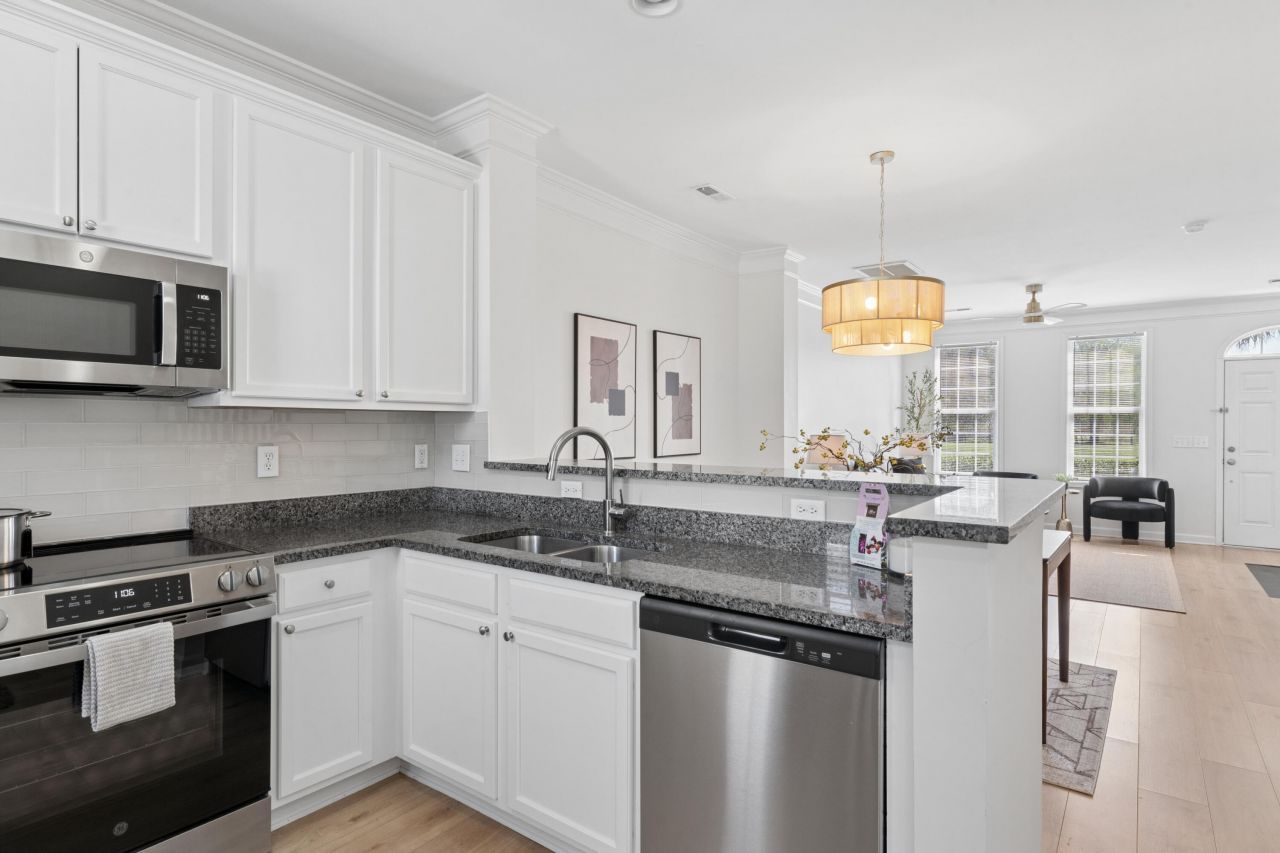 808 Rue Drive Photo 12