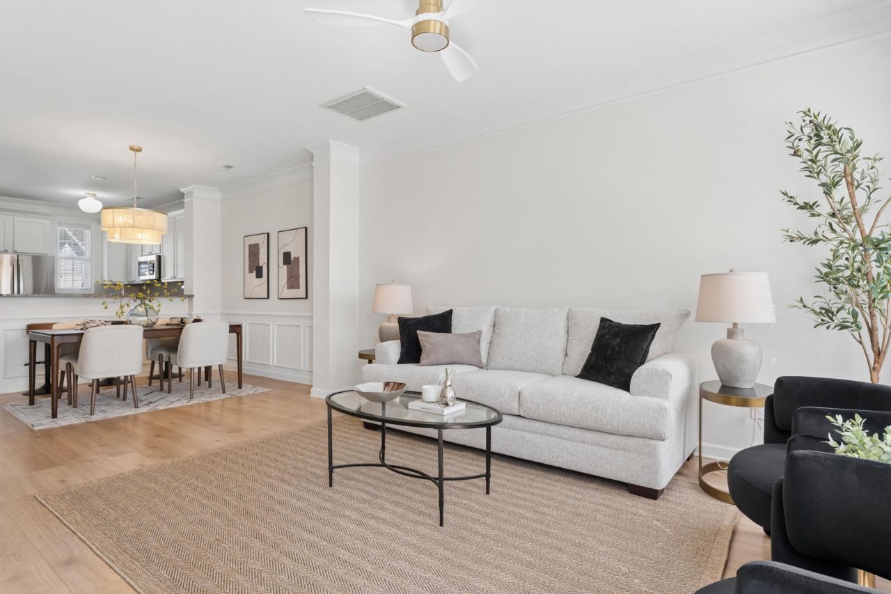 808 Rue Drive Photo 4