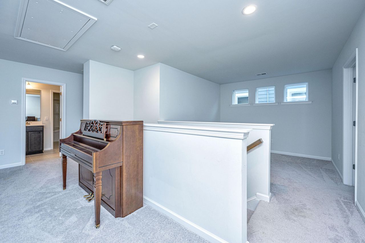 2050 Utsey Street Photo 22