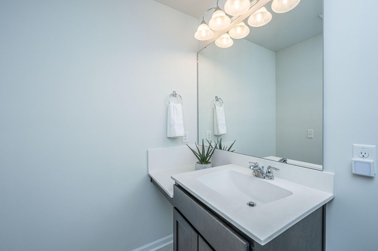 2050 Utsey Street Photo 32