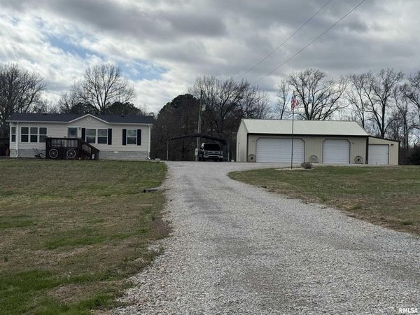 11271 W CENTER Road, Mulkeytown, IL 62865