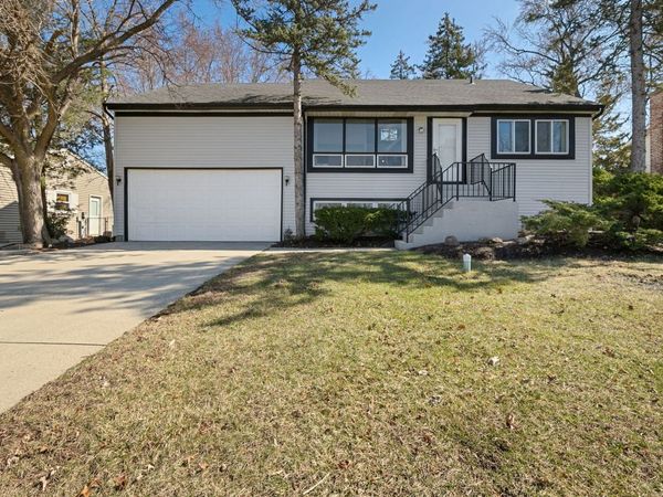 736 Clohesey Drive , Buffalo Grove, IL 60089