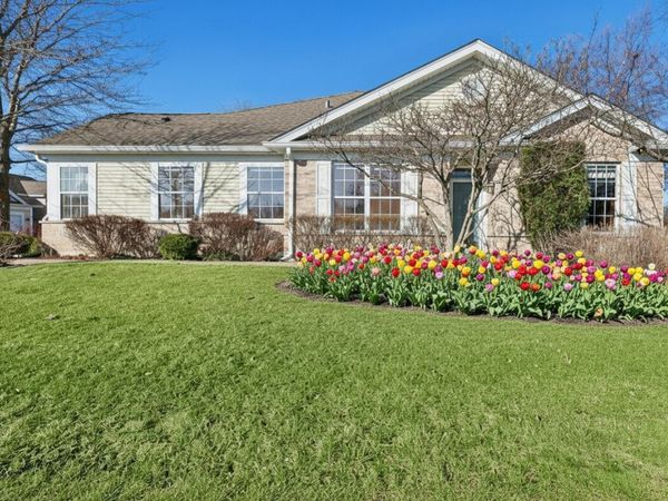 2382 Carillon Drive , Grayslake, IL 60030