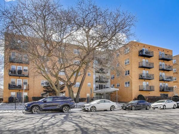 2501 W Bryn Mawr Avenue , Unit 507, Chicago, IL 60659