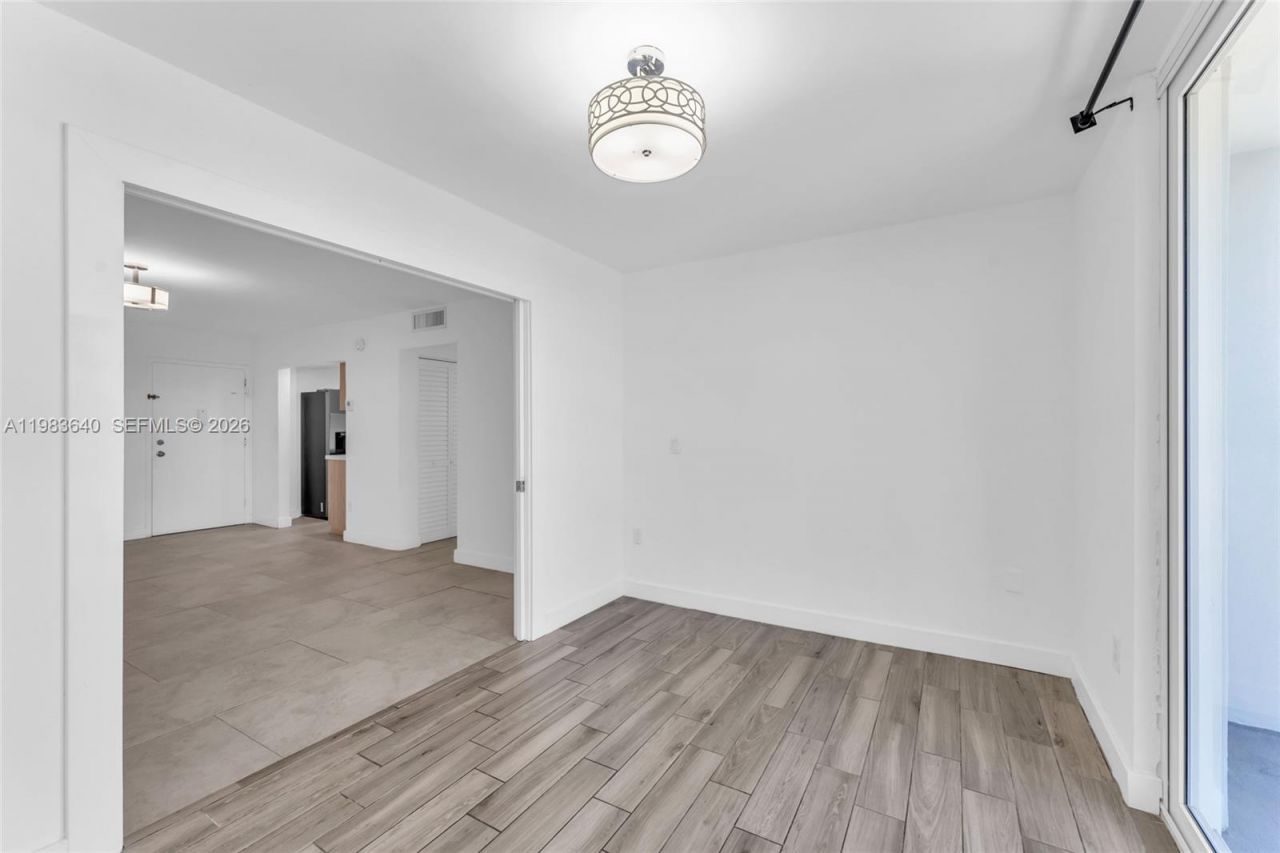 1251 NE 108th St , Unit 810, Miami, FL 33161 Photo