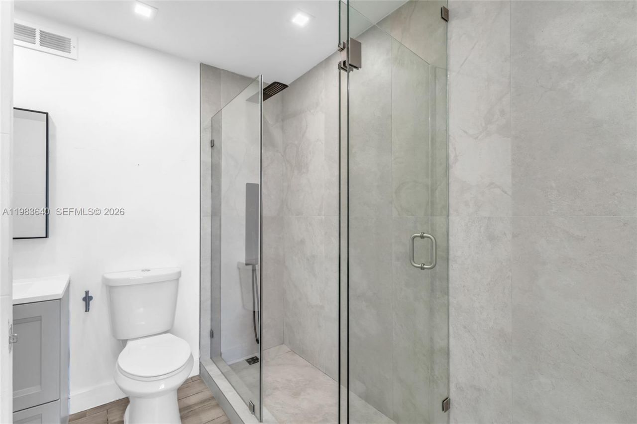 1251 NE 108th St , Unit 810, Miami, FL 33161 Photo