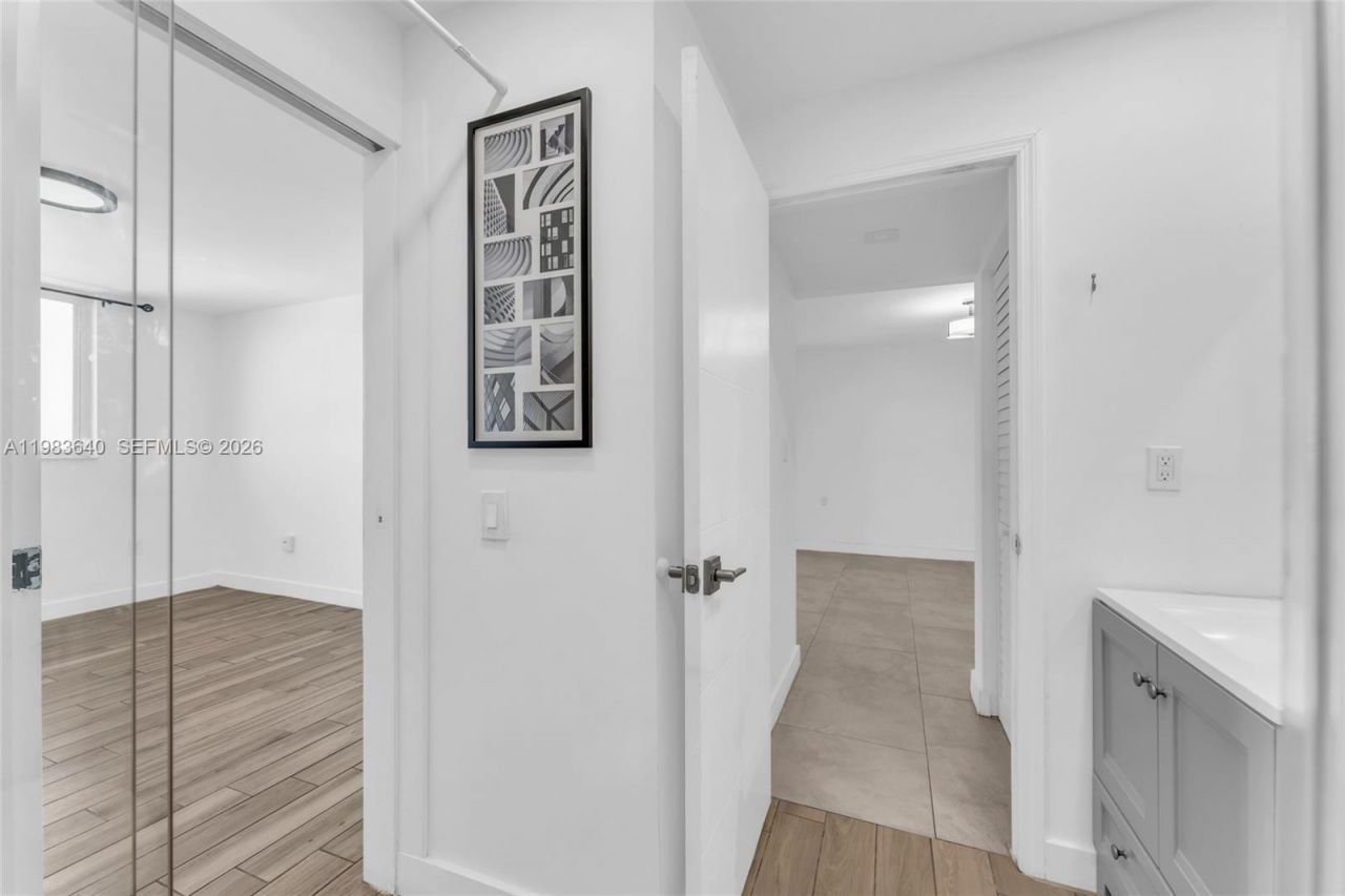 1251 NE 108th St , Unit 810, Miami, FL 33161 Photo