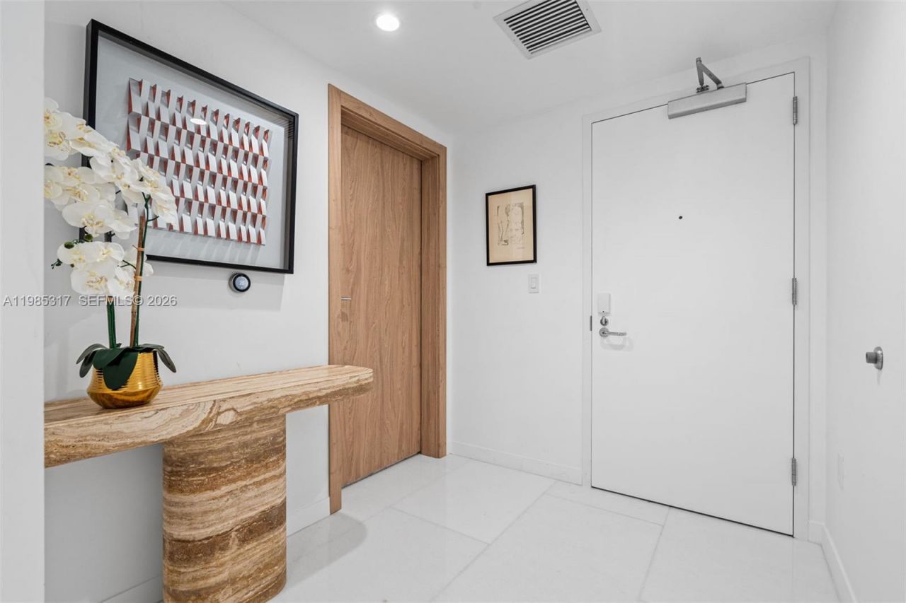 1135 103rd St, Unit 406, Bay Harbor Islands, FL 33154 Photo