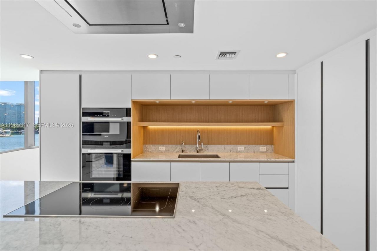 1135 103rd St , Unit 406, Bay Harbor Islands, FL 33154 Photo