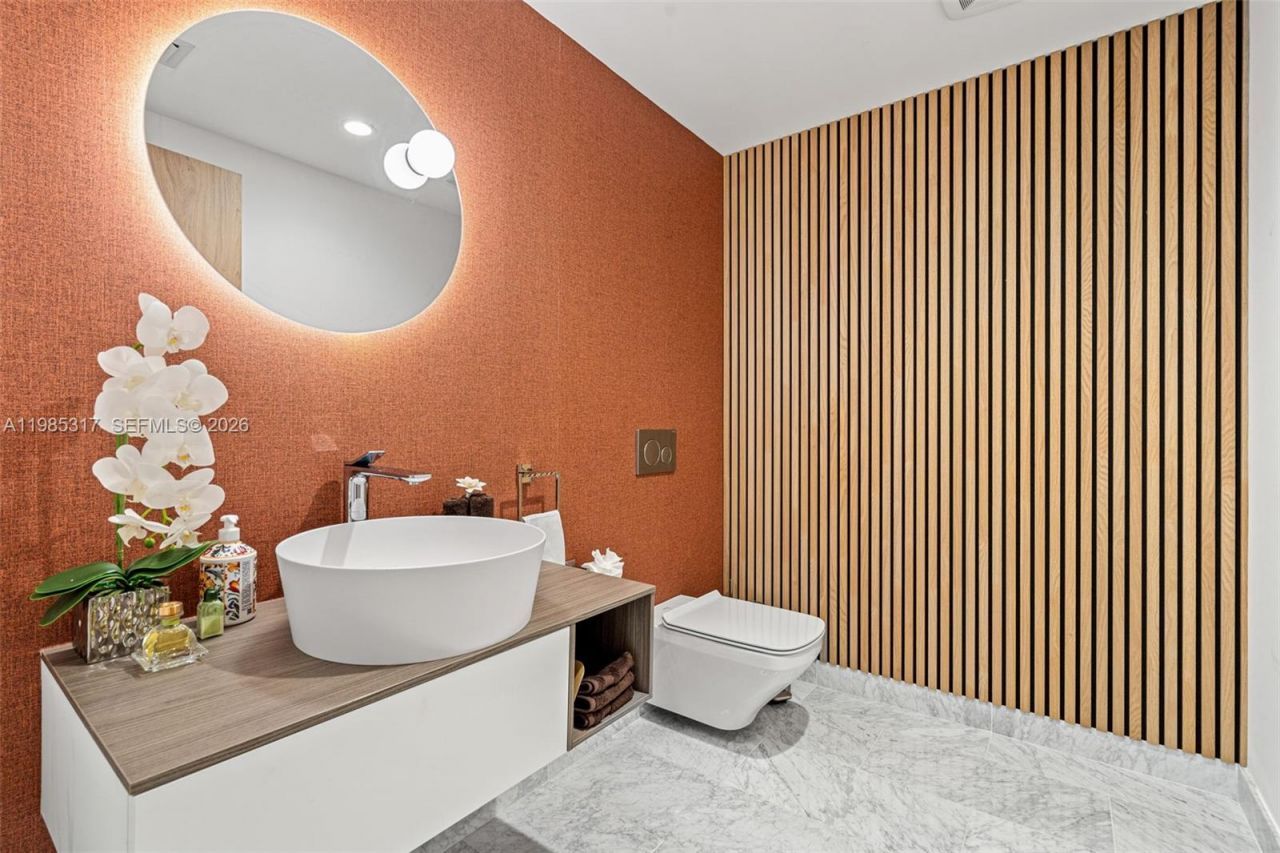 1135 103rd St, Unit 406, Bay Harbor Islands, FL 33154 Photo