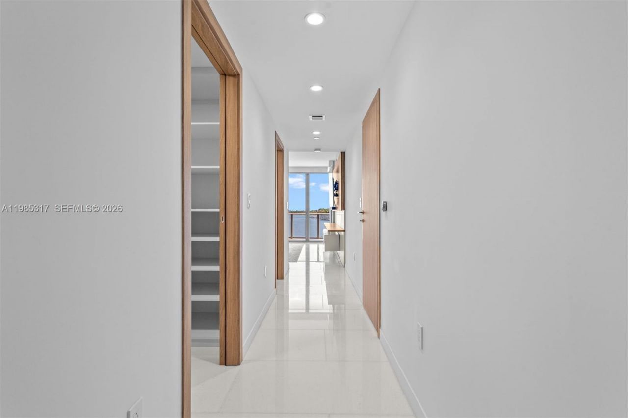 1135 103rd St, Unit 406, Bay Harbor Islands, FL 33154 Photo