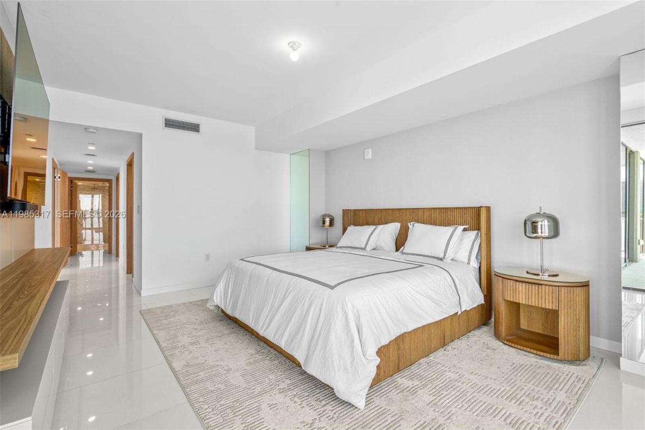 1135 103rd St, Unit 406, Bay Harbor Islands, FL 33154 Photo