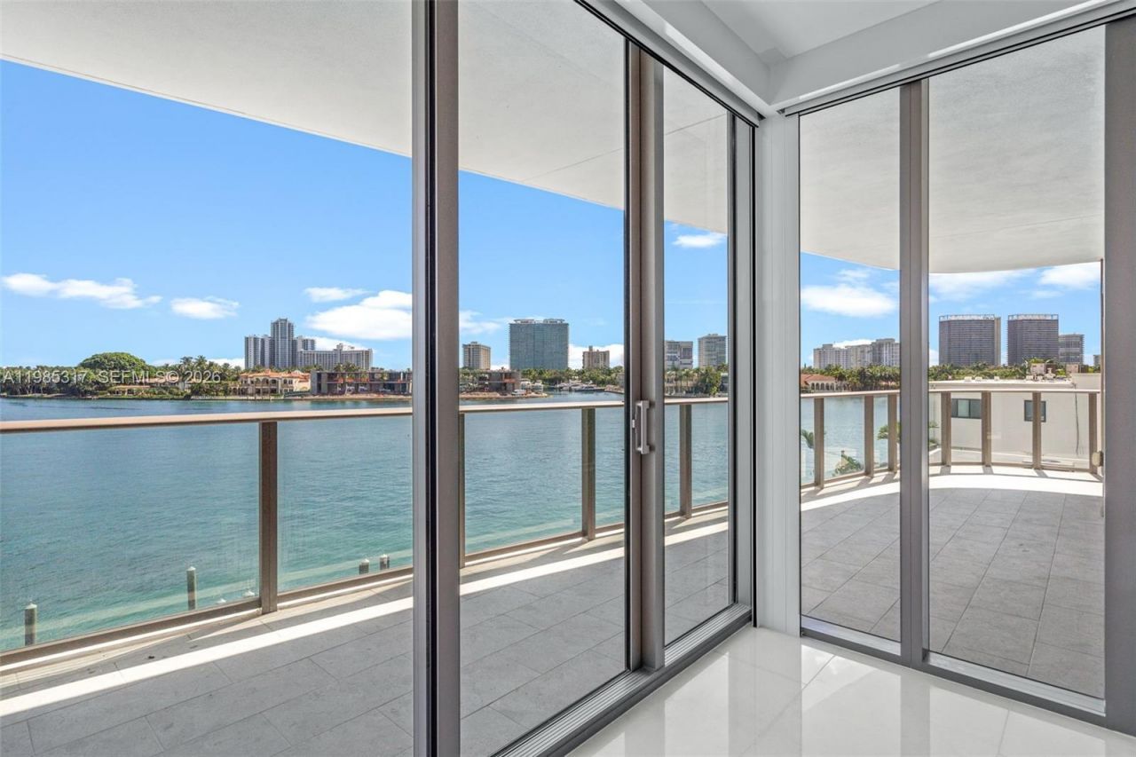 1135 103rd St, Unit 406, Bay Harbor Islands, FL 33154 Photo