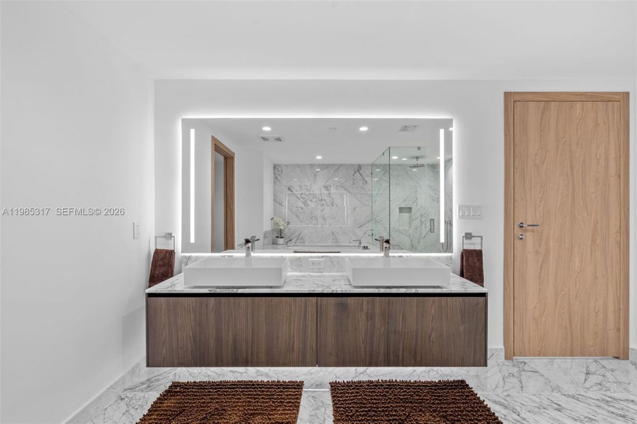 1135 103rd St , Unit 406, Bay Harbor Islands, FL 33154 Photo