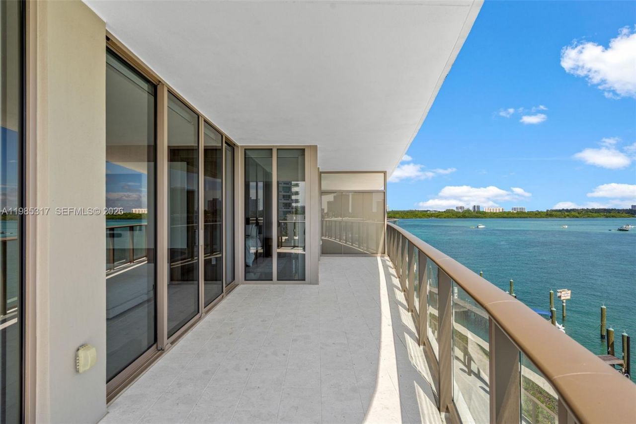 1135 103rd St, Unit 406, Bay Harbor Islands, FL 33154 Photo