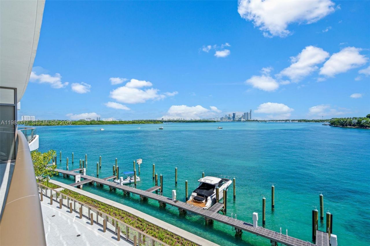 1135 103rd St , Unit 406, Bay Harbor Islands, FL 33154 Photo