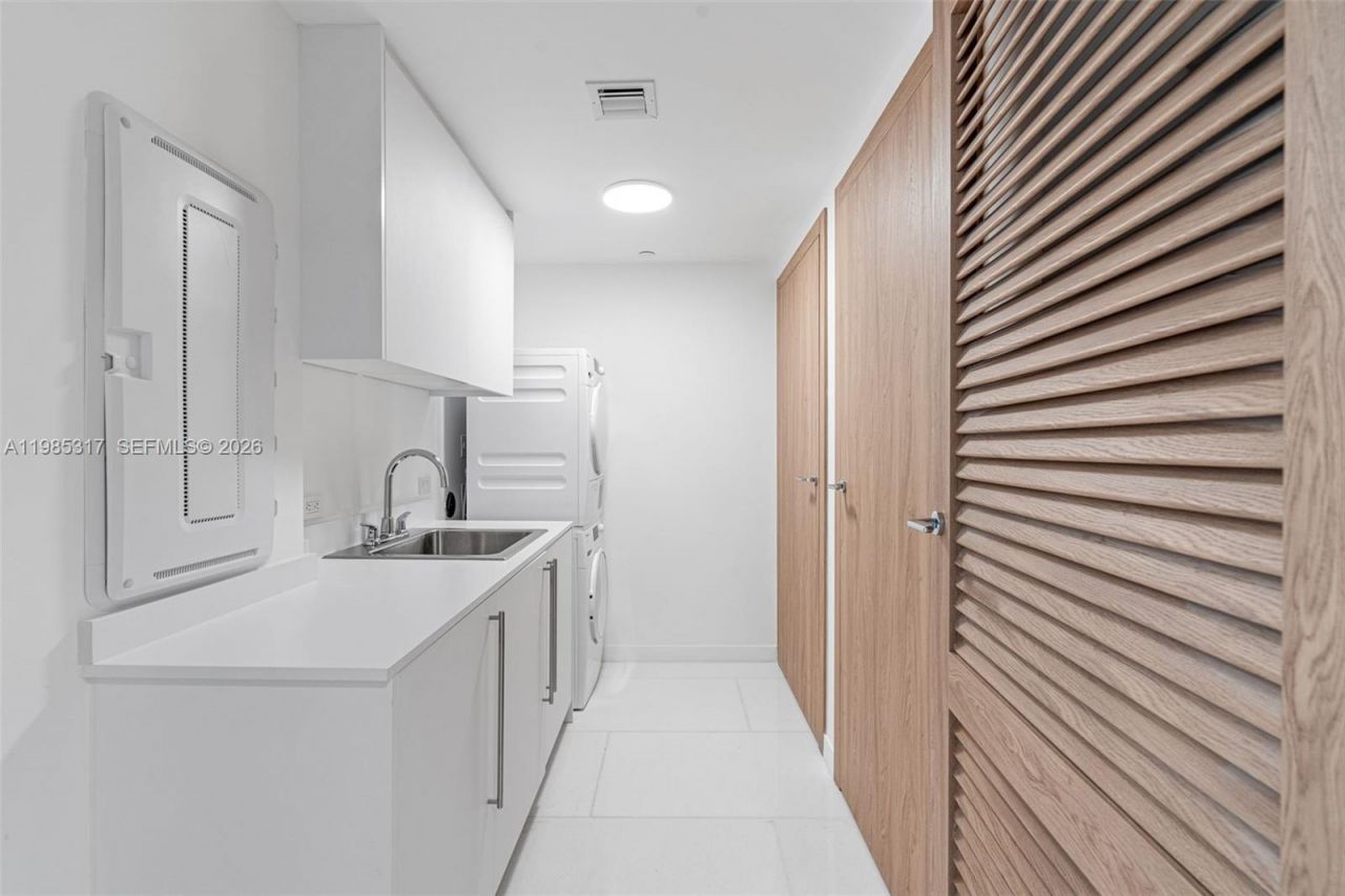 1135 103rd St , Unit 406, Bay Harbor Islands, FL 33154 Photo