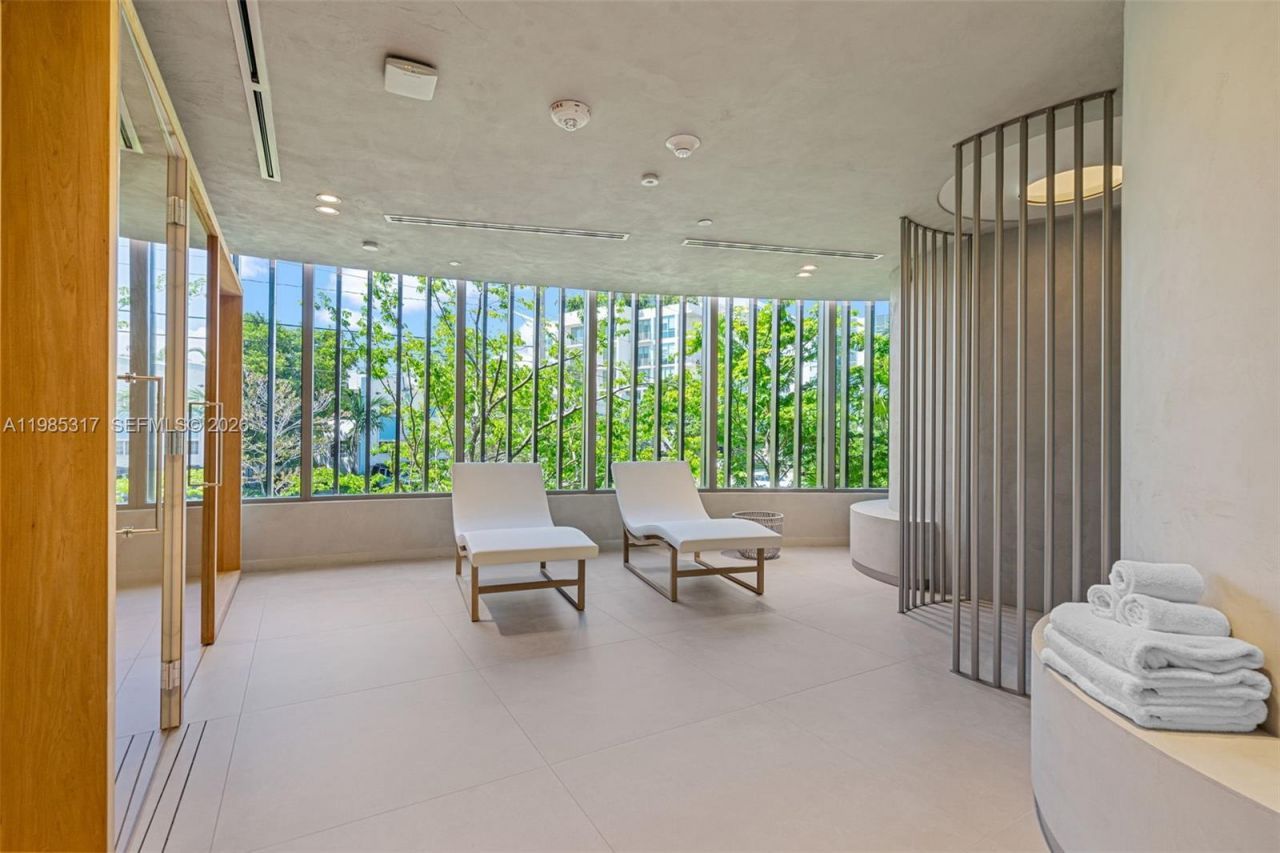 1135 103rd St , Unit 406, Bay Harbor Islands, FL 33154 Photo