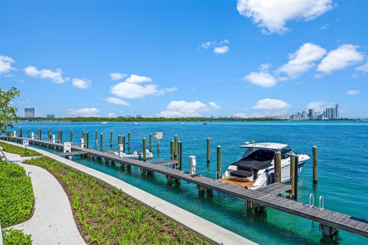 1135 103rd St, Unit 406, Bay Harbor Islands, FL 33154 Photo
