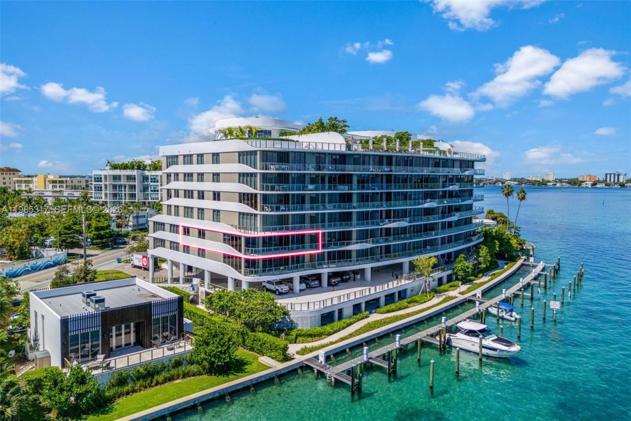 1135 103rd St, Unit 406, Bay Harbor Islands, FL 33154 Photo